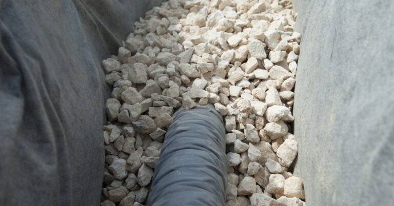 Advantages of Using Geomembrane Liners for Drainage